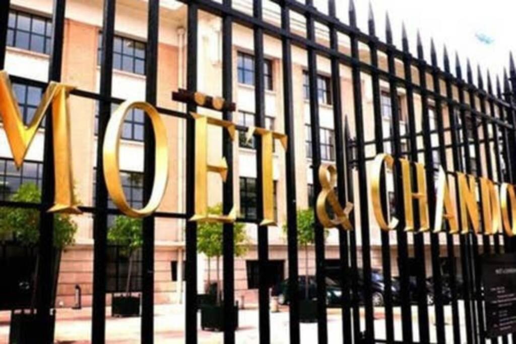 Suite Premium Le Figaro 2 Epernay Exterior photo