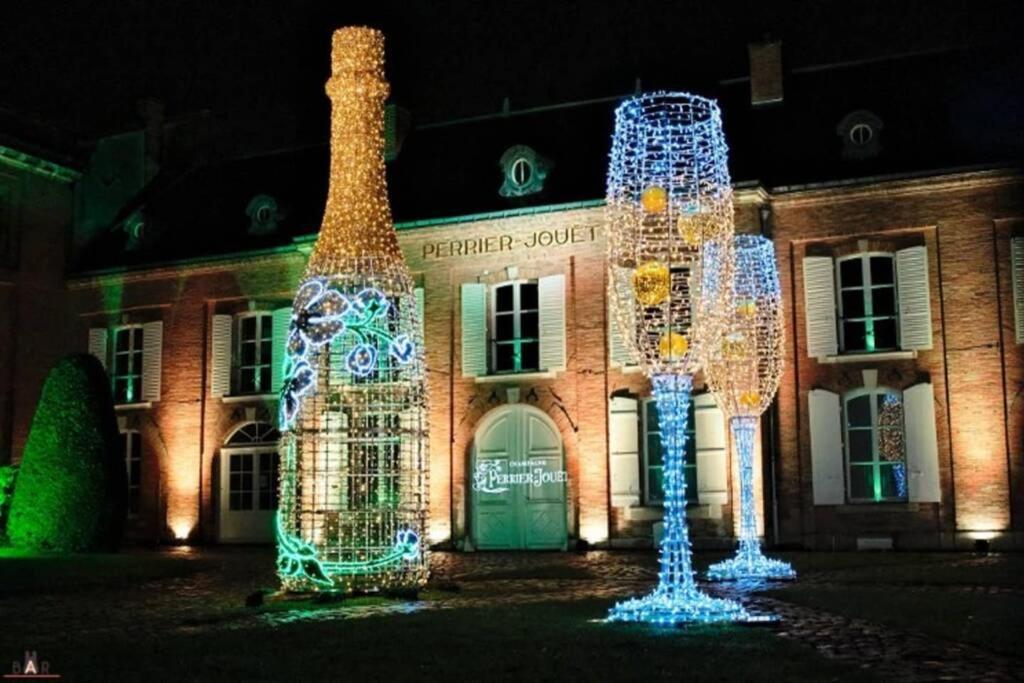 Suite Premium Le Figaro 2 Epernay Exterior photo